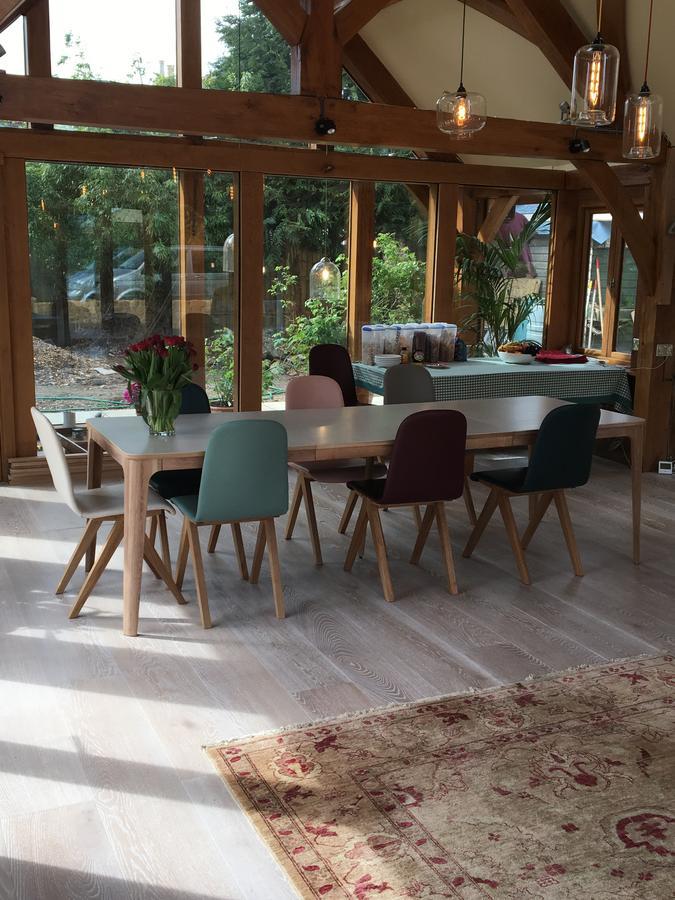 Heathrow Cottages Стейнс Экстерьер фото
