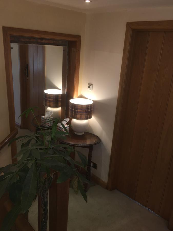 Heathrow Cottages Стейнс Экстерьер фото
